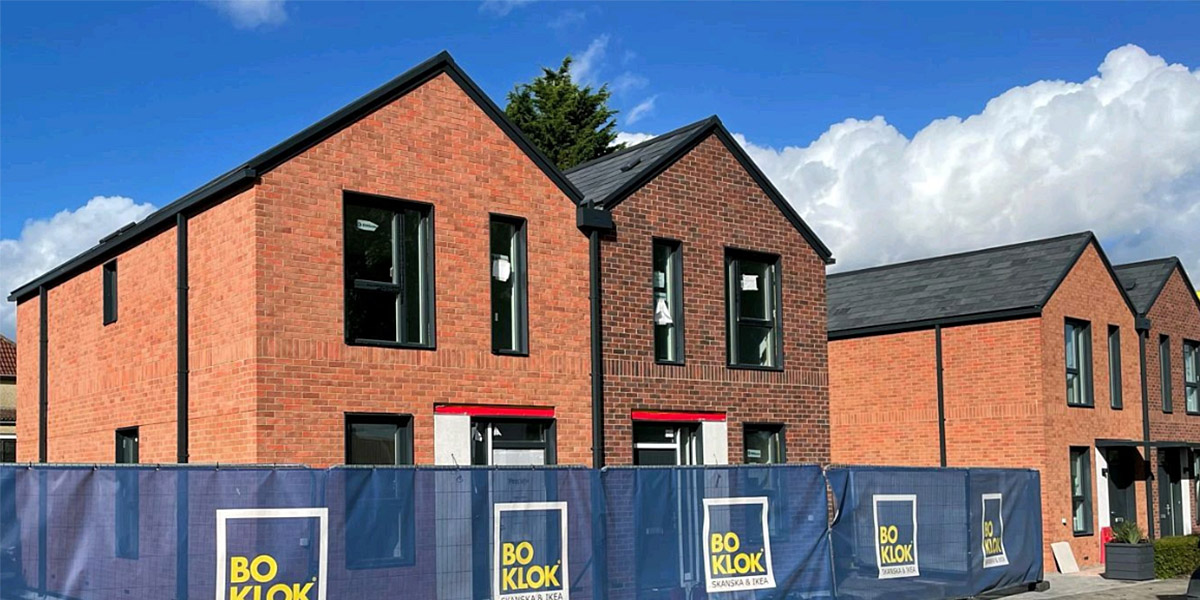 0042_Modular Homes Built Fully Offsite. Installing The Nulok Solar Tile Roofing System Offsite